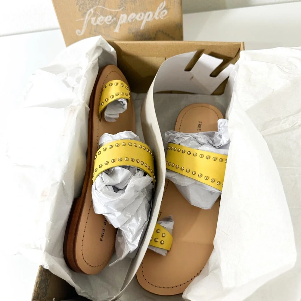 Free People Amelie Tiny Stud Sandal in Sun Butter size 7.5 New in Box